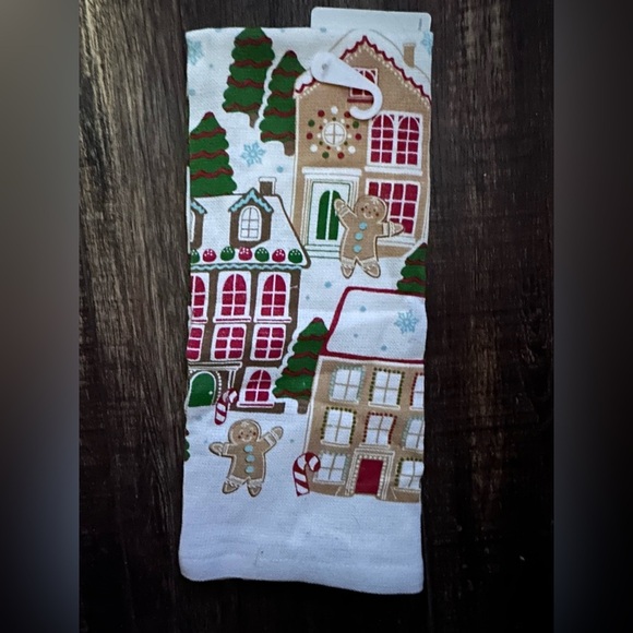 Festive Holiday Dish Towel with Gingerbread and House Design - Picture 3 of 3